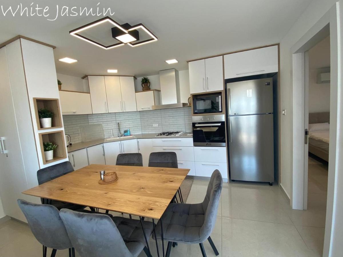 Jasmin Suites Majdal Shams Exterior foto