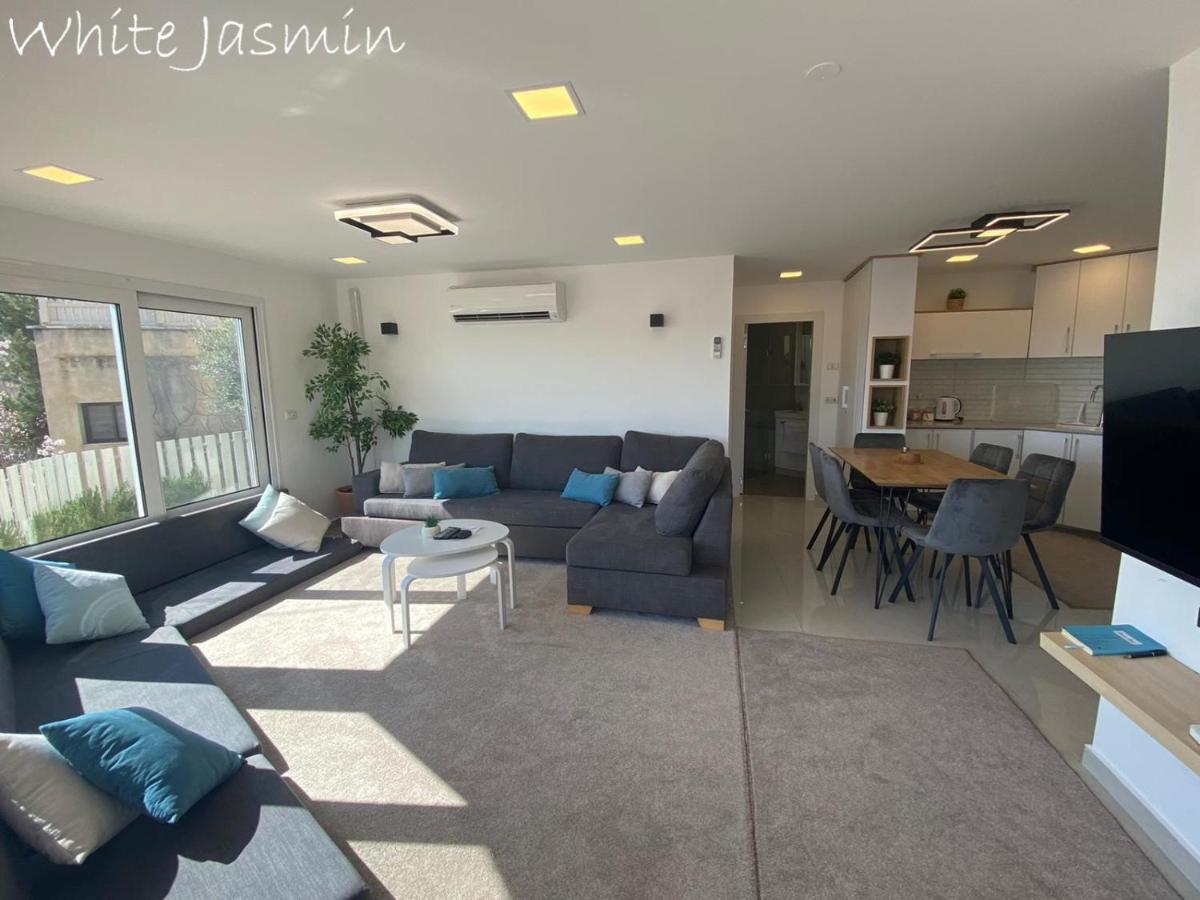 Jasmin Suites Majdal Shams Exterior foto